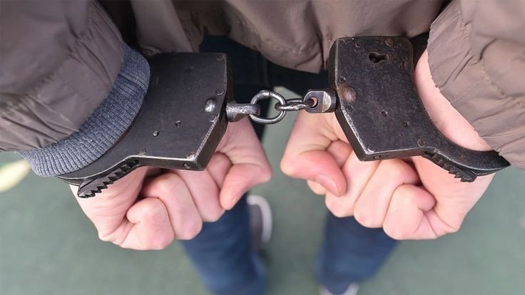 В Красноперекопске местный житель понесет наказание за оскорбление и применение насилия в отношении сотрудника полиции